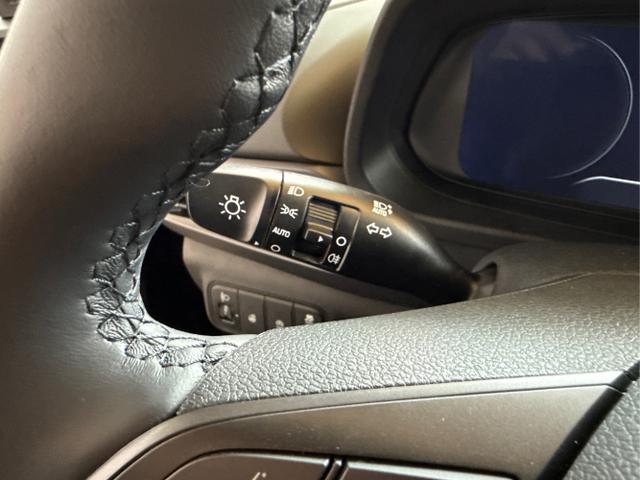Hyundai / BAYON / Schwarz / / / NAVI SHZ RFK PDC KLIMAAUTOMATIK Licht/Regensensor