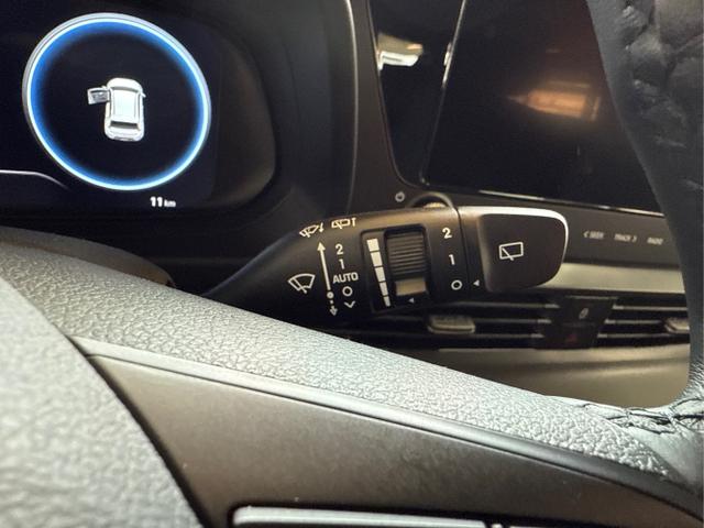 Hyundai / BAYON / Schwarz / / / NAVI SHZ RFK PDC KLIMAAUTOMATIK Licht/Regensensor