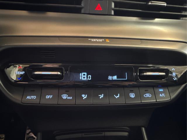 Hyundai / BAYON / Schwarz / / / NAVI SHZ RFK PDC KLIMAAUTOMATIK Licht/Regensensor