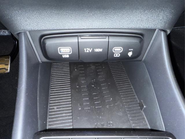 Hyundai / BAYON / Schwarz / / / NAVI SHZ RFK PDC KLIMAAUTOMATIK Licht/Regensensor