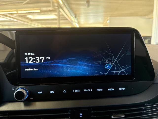 Hyundai / BAYON / Blau / / / DCT ACC SmartSense PLUS NAVI SHZ RFK PDC KLIMAAUTOMATIK