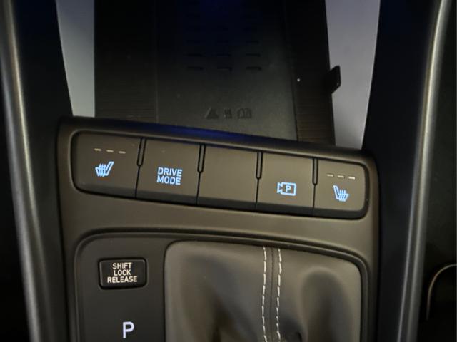 Hyundai / BAYON / Blau / / / DCT ACC SmartSense PLUS NAVI SHZ RFK PDC KLIMAAUTOMATIK