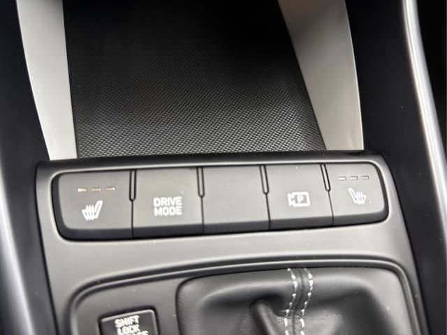 Hyundai / i20 / Rot / / / DCT WP KLIMAAUTOMATIK NAVI RFK TEMPOMAT