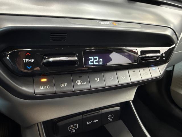 Hyundai / i20 / Rot / / / DCT WP KLIMAAUTOMATIK NAVI RFK TEMPOMAT