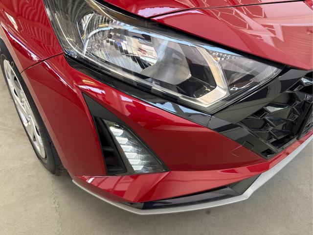 Hyundai / i20 / Rot / / / DCT WP KLIMAAUTOMATIK NAVI RFK TEMPOMAT
