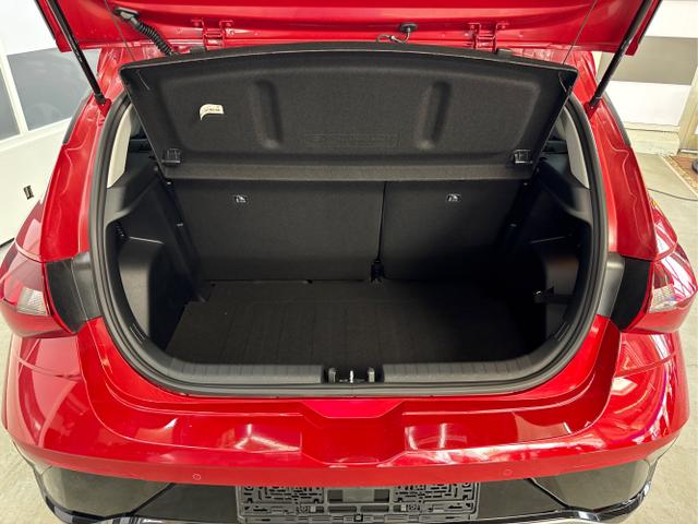 Hyundai / i20 / Rot / / / DCT WP KLIMAAUTOMATIK NAVI RFK TEMPOMAT