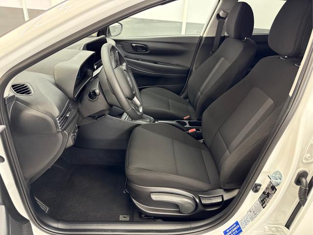 Hyundai / i20 / Weiß / / / DCT WP KLIMAAUTOMATIK NAVI RFK TEMPOMAT