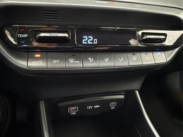 Hyundai / i20 / Weiß / / / DCT WP KLIMAAUTOMATIK NAVI RFK TEMPOMAT