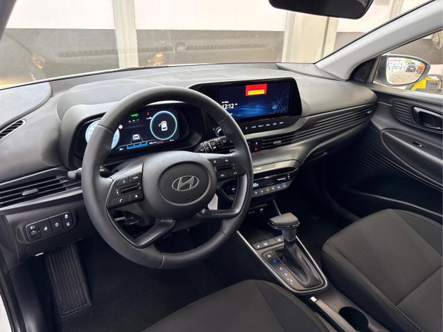 Hyundai / i20 / Weiß / / / DCT WP KLIMAAUTOMATIK NAVI RFK TEMPOMAT