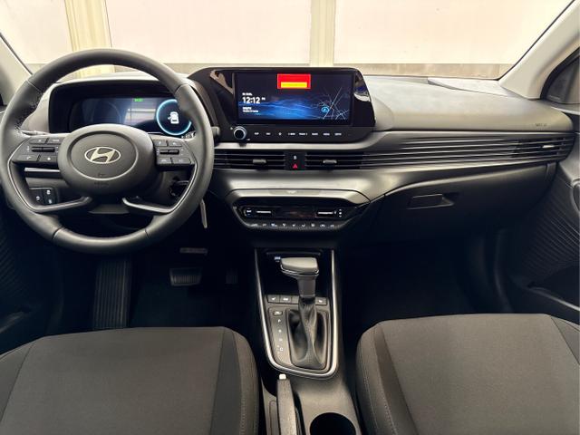 Hyundai / i20 / Weiß / / / DCT WP KLIMAAUTOMATIK NAVI RFK TEMPOMAT