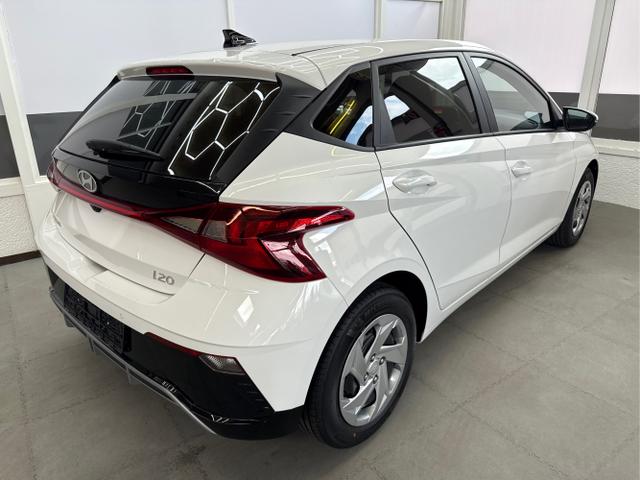 Hyundai / i20 / Weiß / / / DCT WP KLIMAAUTOMATIK NAVI RFK TEMPOMAT