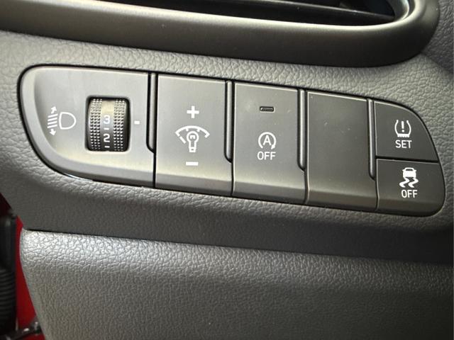 Hyundai / i30 / Rot / / / EDITION NAVI SHZ KLIMAAUTOMATIK RFK LED PDC v+h