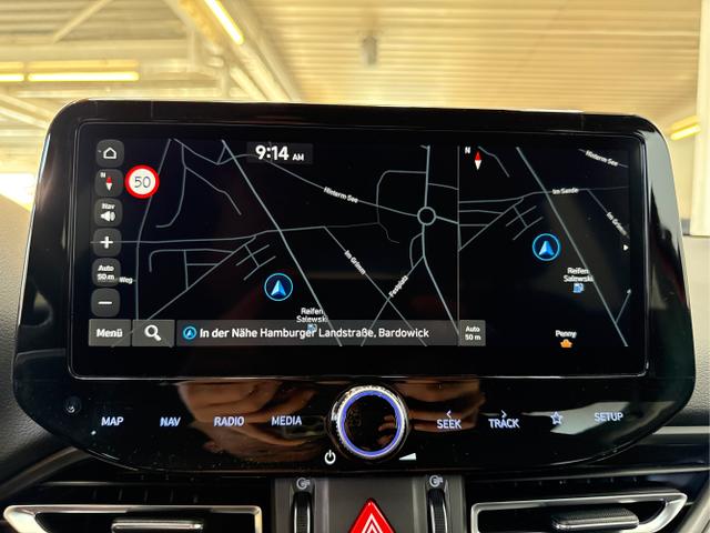 Hyundai / i30 / Rot / / / EDITION NAVI SHZ KLIMAAUTOMATIK RFK LED PDC v+h