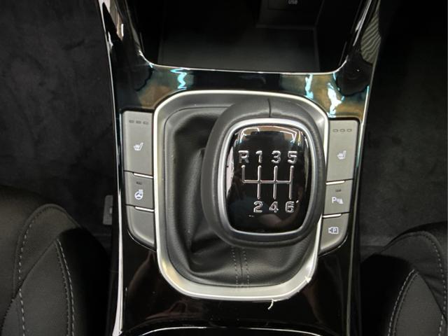 Hyundai / i30 / Rot / / / EDITION NAVI SHZ KLIMAAUTOMATIK RFK LED PDC v+h
