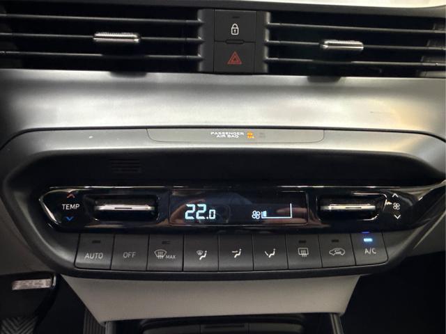 Hyundai / i20 / Rot / / / NAVI SHZ LED ALU RFK SHZ KLIMAAUTOMATIK 