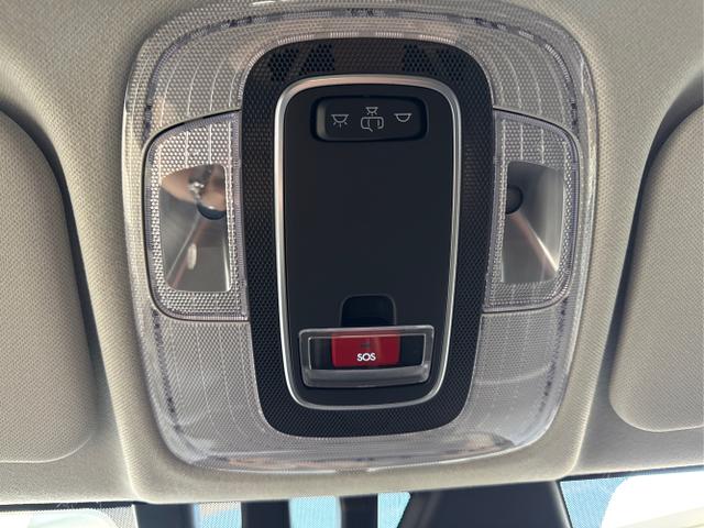 Hyundai / i20 / Rot / / / NAVI SHZ LED ALU RFK SHZ KLIMAAUTOMATIK 