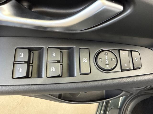 Hyundai / i30 / Grün / / / EDITION NAVI SHZ KLIMAAUTOMATIK RFK LED PDC v+h