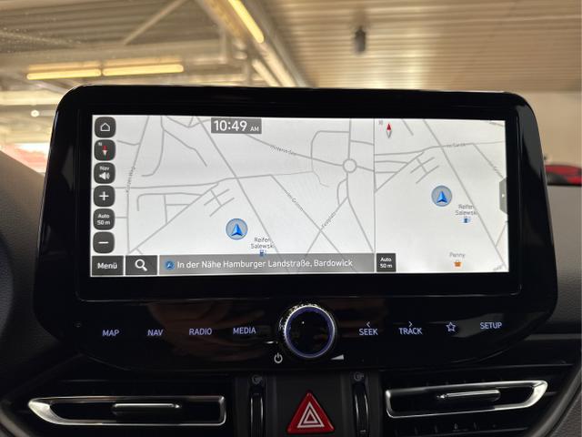 Hyundai / i30 / Grün / / / EDITION NAVI SHZ KLIMAAUTOMATIK RFK LED PDC v+h