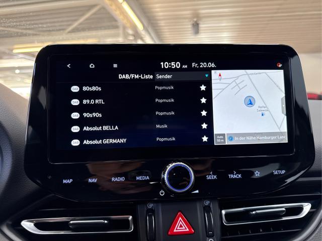 Hyundai / i30 / Grün / / / EDITION NAVI SHZ KLIMAAUTOMATIK RFK LED PDC v+h