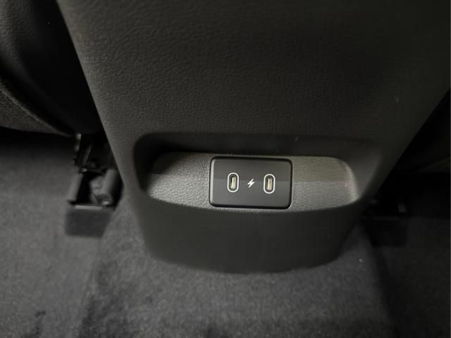 Hyundai / i30 / Grün / / / EDITION NAVI SHZ KLIMAAUTOMATIK RFK LED PDC v+h