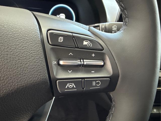 Hyundai / i30 / Grün / / / EDITION NAVI SHZ KLIMAAUTOMATIK RFK LED PDC v+h