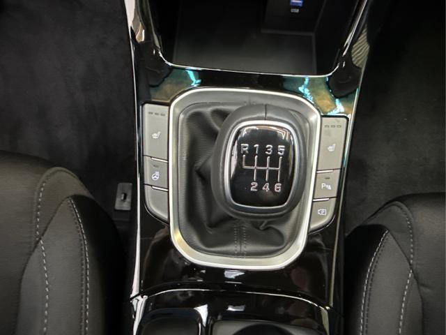 Hyundai / i30 / Grün / / / EDITION NAVI SHZ KLIMAAUTOMATIK RFK LED PDC v+h