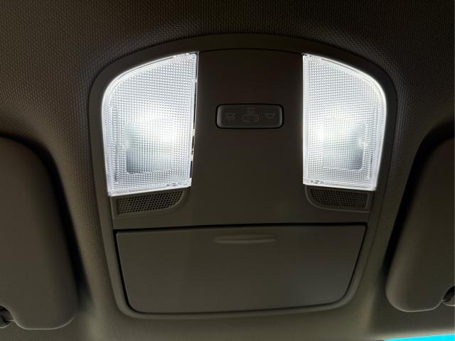 Hyundai / i30 / Grün / / / EDITION NAVI SHZ KLIMAAUTOMATIK RFK LED PDC v+h