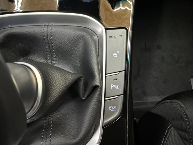 Hyundai i30 Kombi STYLE EDITION NAVI SHZ KLIMAAUTOMATIK RFK LED PDC v+h 