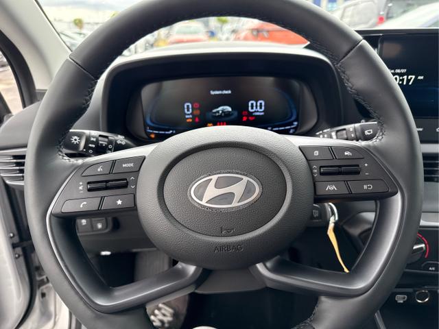 Hyundai / BAYON / Weiß / / / 