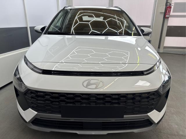 Hyundai / BAYON / Weiß / / / DCT SHZ NAVI RFK PDC 