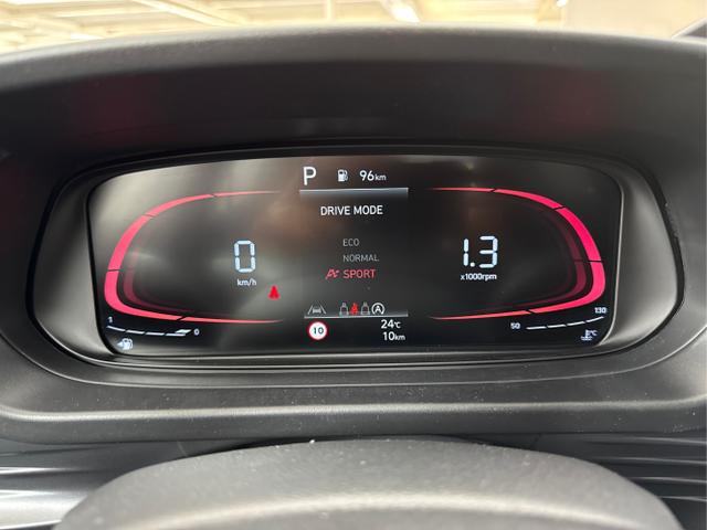 Hyundai / BAYON / Weiß / / / DCT SHZ NAVI RFK PDC 