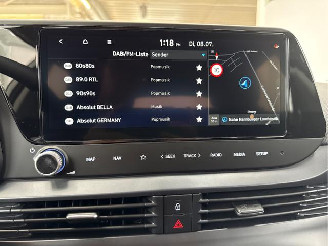 Hyundai / BAYON / Weiß / / / DCT SHZ NAVI RFK PDC 