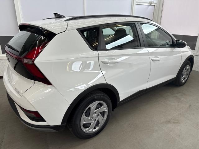 Hyundai / BAYON / Weiß / / / DCT SHZ NAVI RFK PDC 