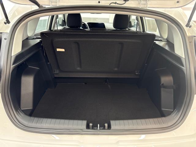 Hyundai / BAYON / Weiß / / / DCT SHZ NAVI RFK PDC 