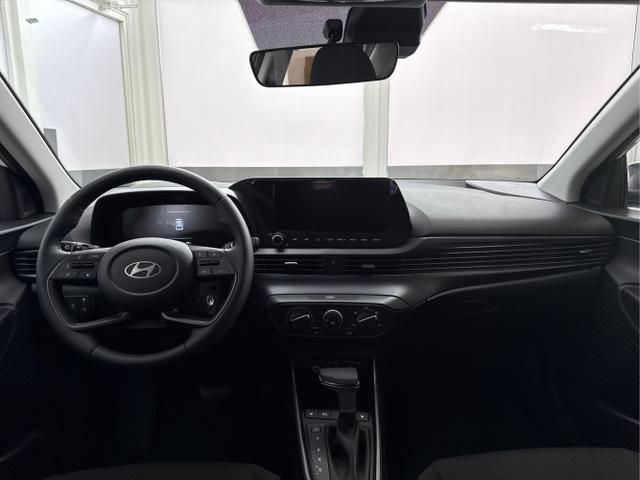 Hyundai / BAYON / Weiß / / / DCT SHZ NAVI RFK PDC 