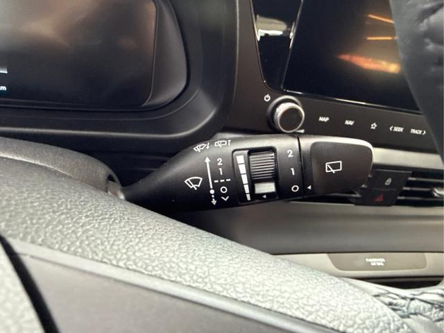 Hyundai / BAYON / Weiß / / / DCT SHZ NAVI RFK PDC 
