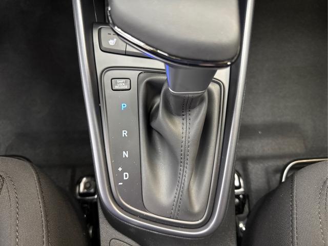 Hyundai / BAYON / Weiß / / / DCT SHZ NAVI RFK PDC 