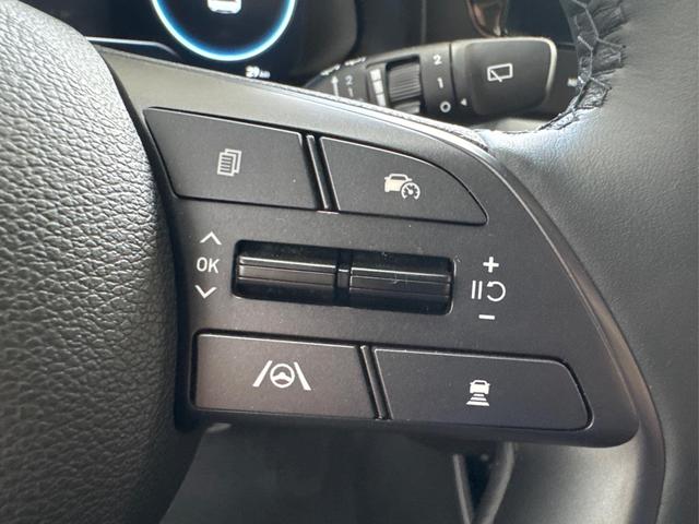 Hyundai BAYON PREMIUM FL DCT ACC SmartSense PLUS NAVI SHZ RFK PDC KLIMAAUTOMATIK 