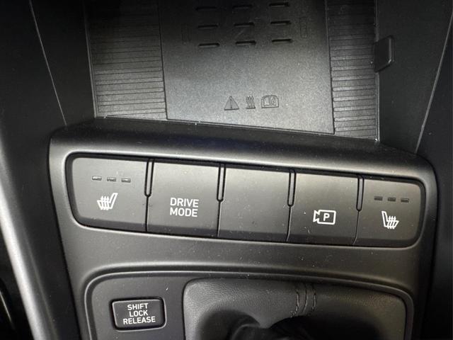 Hyundai BAYON PREMIUM FL DCT ACC SmartSense PLUS NAVI SHZ RFK PDC KLIMAAUTOMATIK 