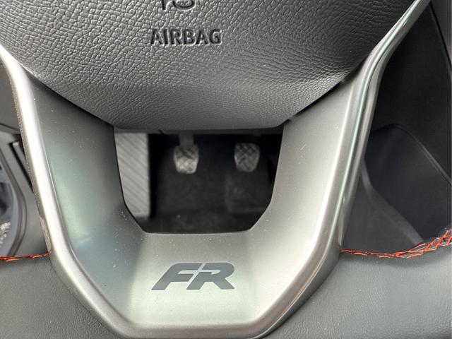 Seat / Leon / Weiß / / / 