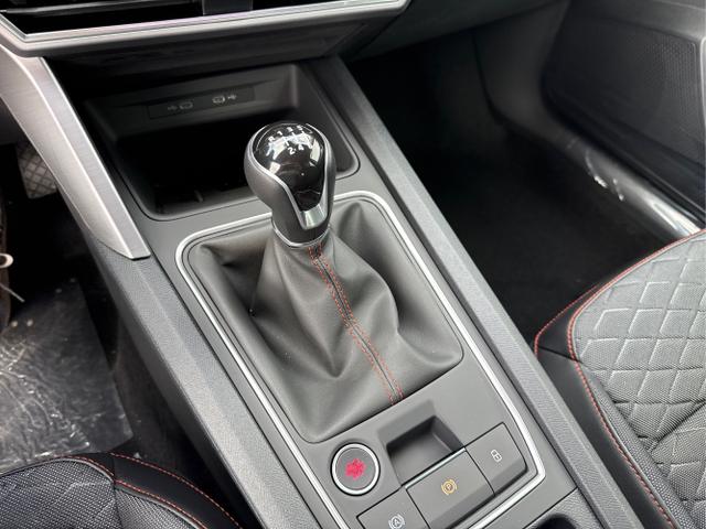 Seat / Leon / Weiß / / / 