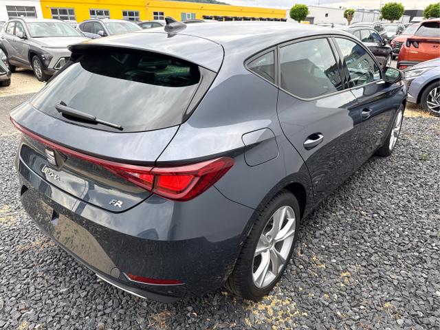 Seat / Leon / Weiß / / / 