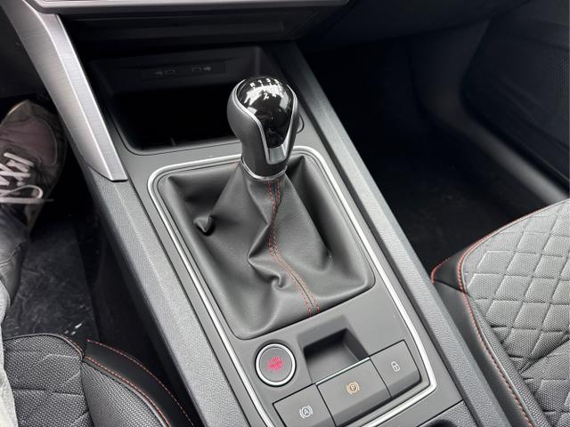 Seat / Leon / Weiß / / / 