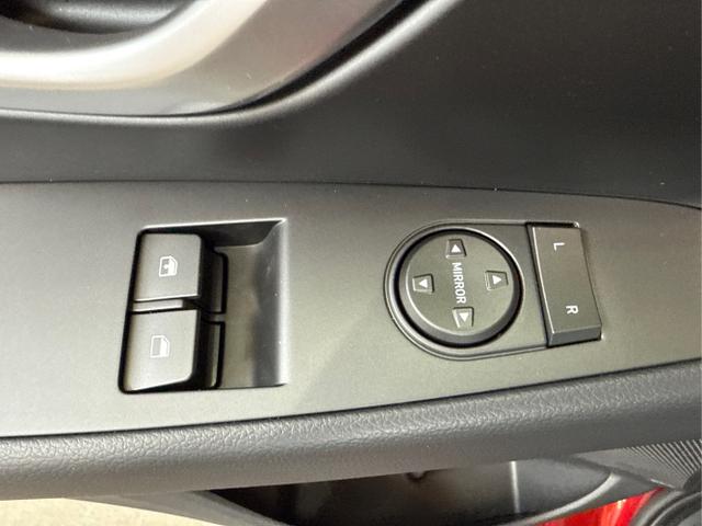 Hyundai / i30 / Rot / / / NAVI LED RFK PDC