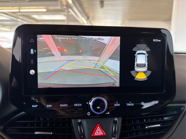 Hyundai / i30 / Rot / / / NAVI LED RFK PDC