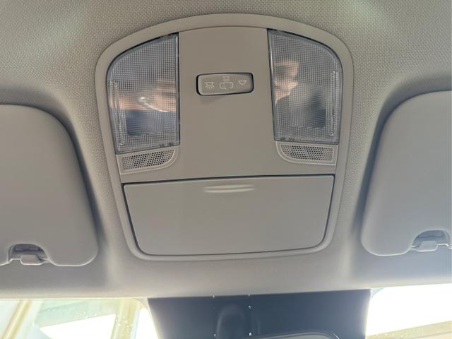 Hyundai / i30 / Rot / / / NAVI LED RFK PDC