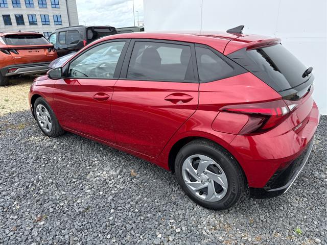 Hyundai / i20 / Rot / / / DCT WP KLIMAAUTOMATIK NAVI RFK TEMPOMAT