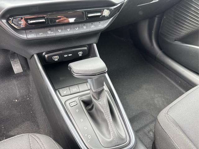 Hyundai / i20 / Rot / / / DCT WP KLIMAAUTOMATIK NAVI RFK TEMPOMAT