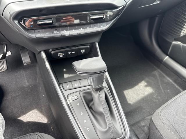 Hyundai / i20 / Blau / / / DCT WP KLIMAAUTOMATIK NAVI RFK TEMPOMAT