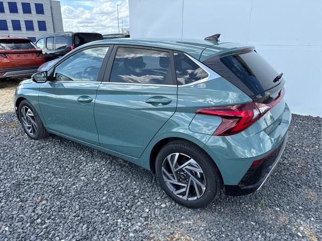 Hyundai / i20 / Grün / / / NAVI SHZ LED ALU RFK SHZ KLIMAAUTOMATIK 